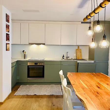 Apartman Peak - *